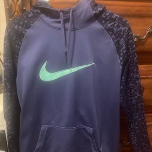 Women’s Nike Pullover